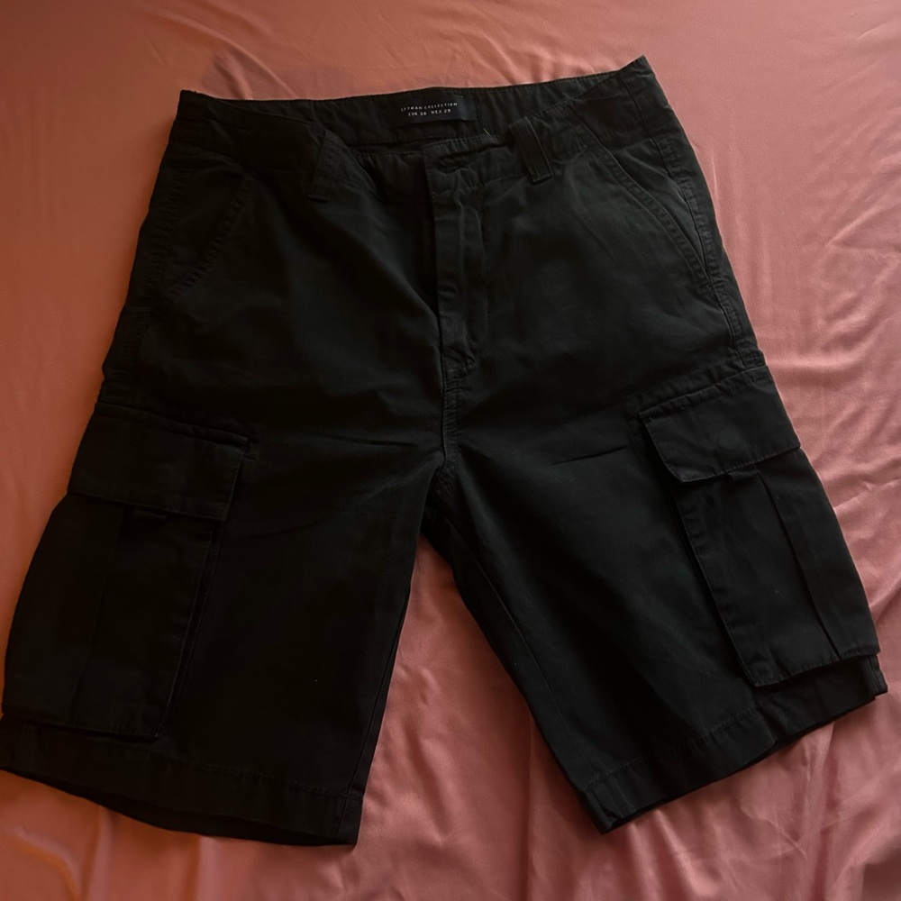 Comfortable black cargo shorts